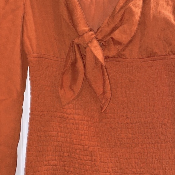 Storia rust color smocked bodycon dress size medium - Picture 9 of 15